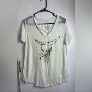 Zoe + Liv Longhorn Skull V-Neck Graphic Tee Size Large